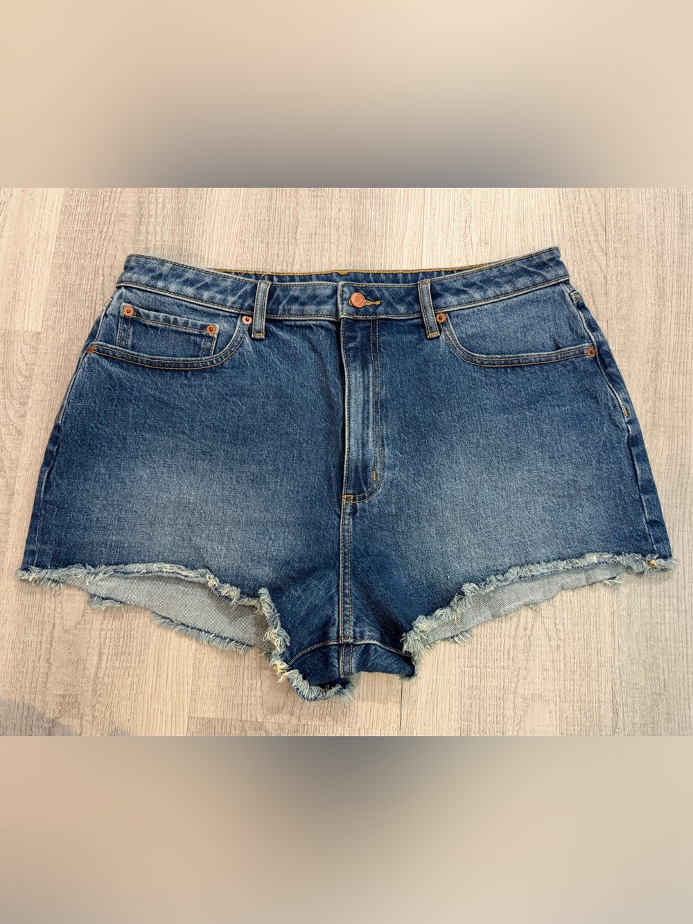Victoria's Secret PINK High-Rise Denim Cut-Off Shorts. Size 16.